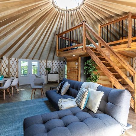 Yourtes Glamping Du Poisson Blanc Notre-Dame-du-Laus Buitenkant foto