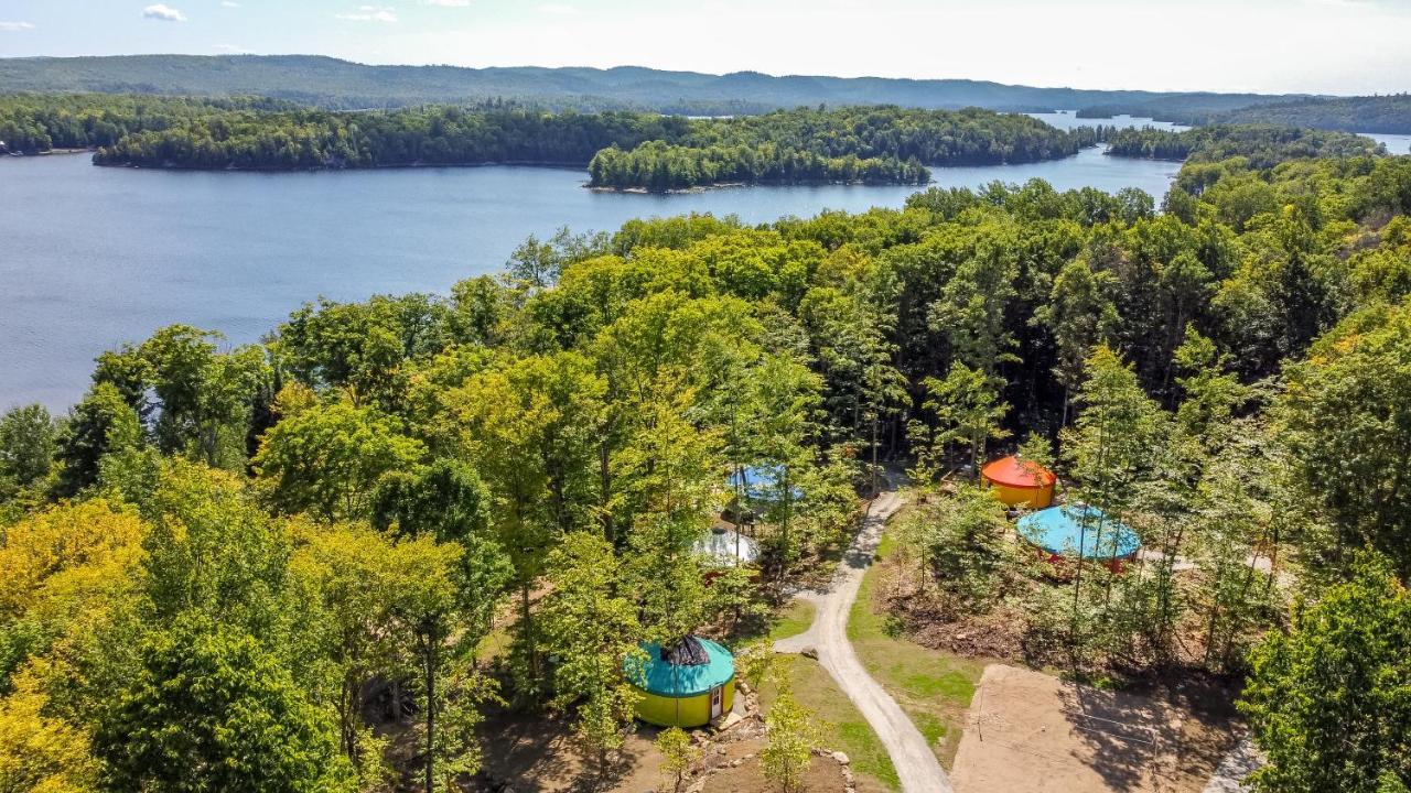 Yourtes Glamping Du Poisson Blanc Notre-Dame-du-Laus Buitenkant foto