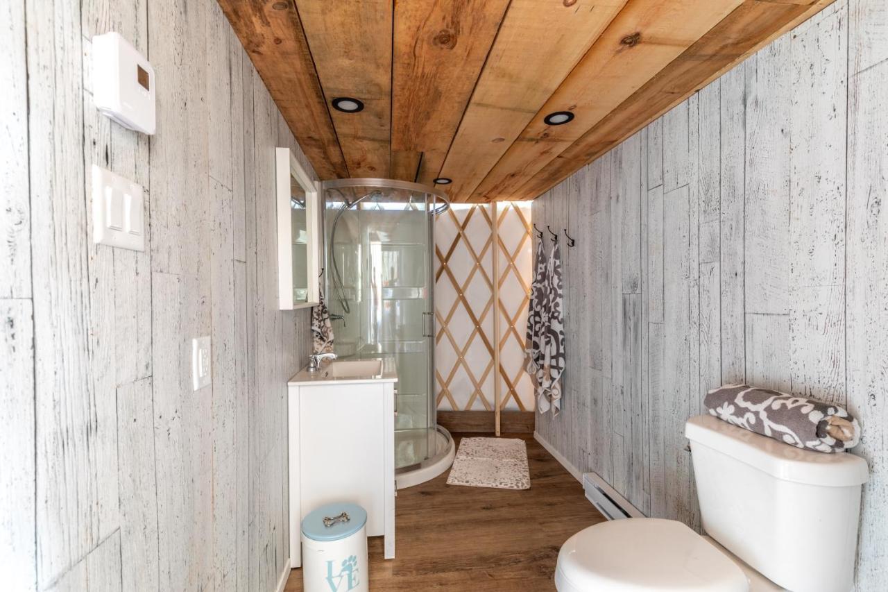Yourtes Glamping Du Poisson Blanc Notre-Dame-du-Laus Buitenkant foto