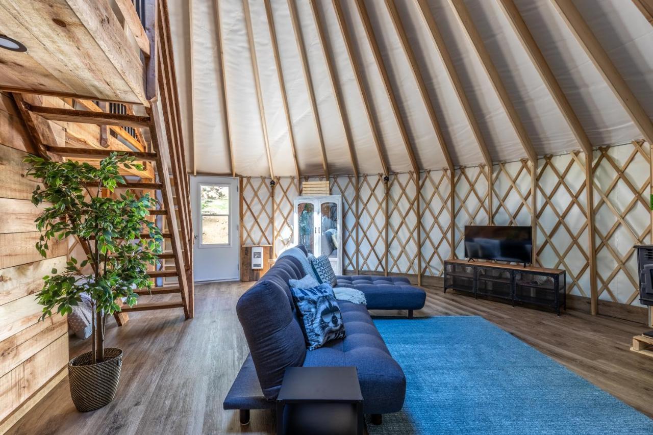 Yourtes Glamping Du Poisson Blanc Notre-Dame-du-Laus Buitenkant foto