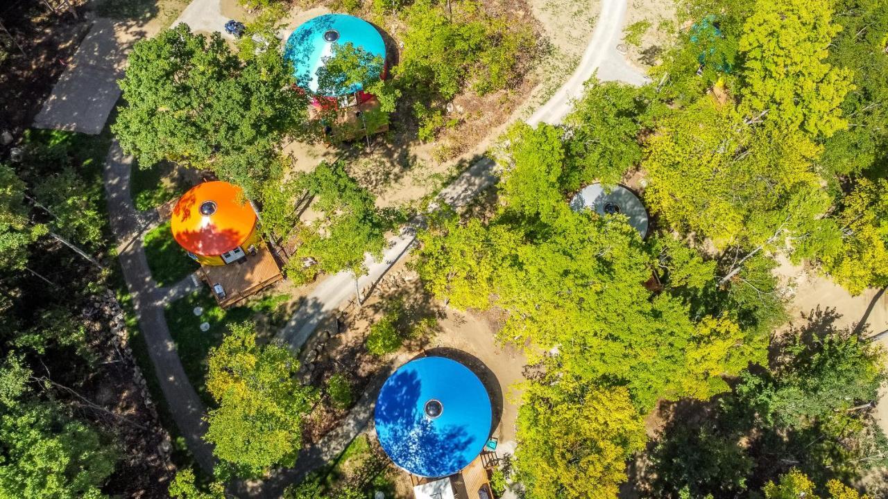 Yourtes Glamping Du Poisson Blanc Notre-Dame-du-Laus Buitenkant foto