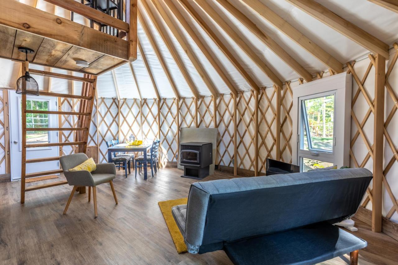 Yourtes Glamping Du Poisson Blanc Notre-Dame-du-Laus Buitenkant foto