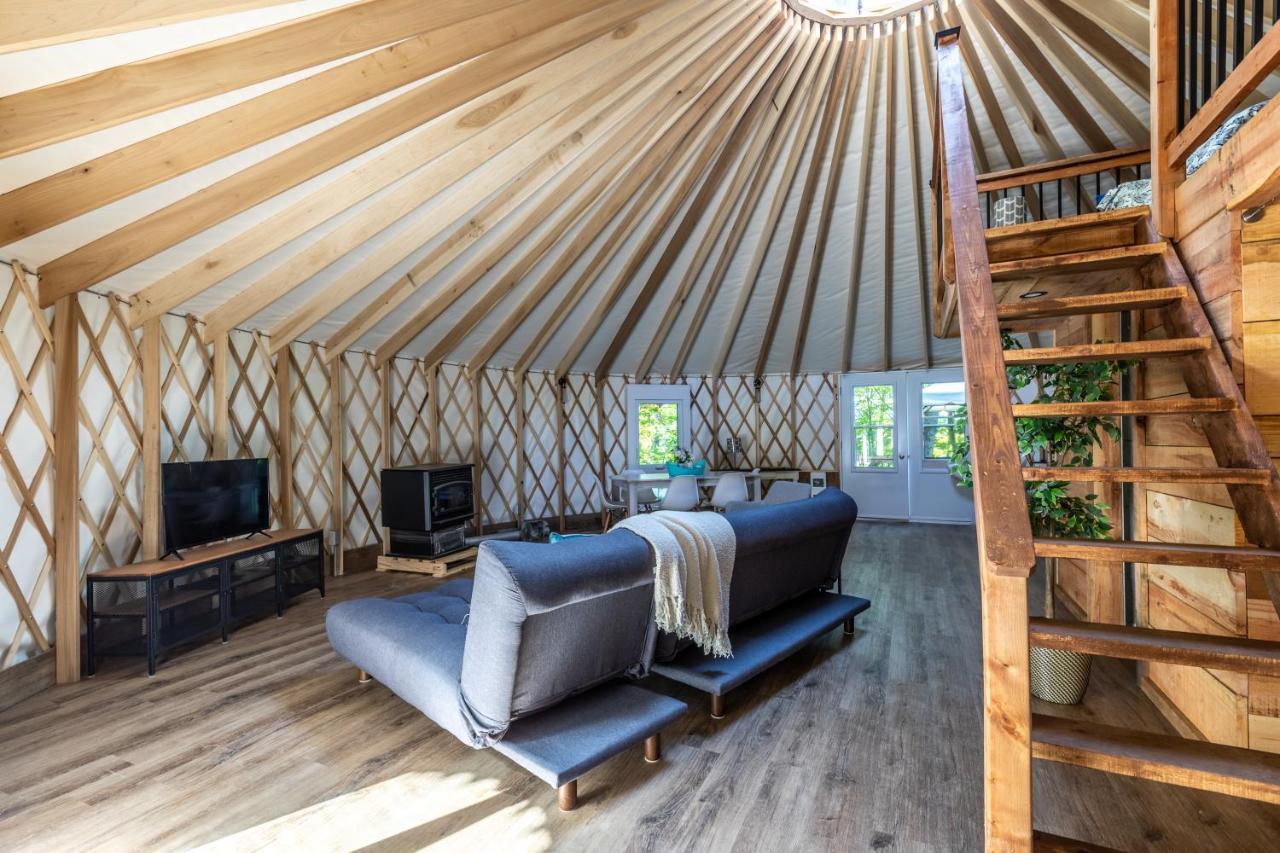 Yourtes Glamping Du Poisson Blanc Notre-Dame-du-Laus Buitenkant foto