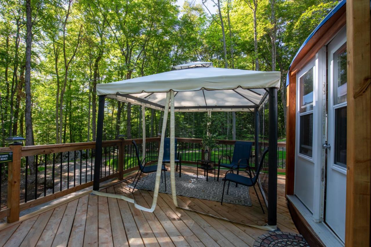 Yourtes Glamping Du Poisson Blanc Notre-Dame-du-Laus Buitenkant foto